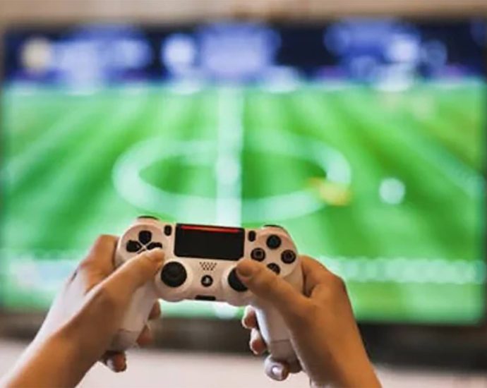 Unfolding How Online Gambling Made it to the Top